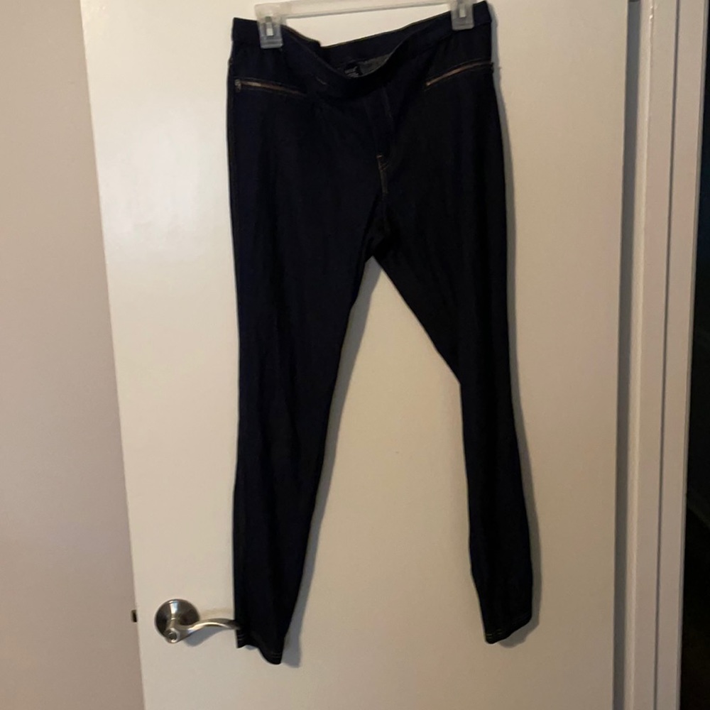 Hue Leggings with zip pockets